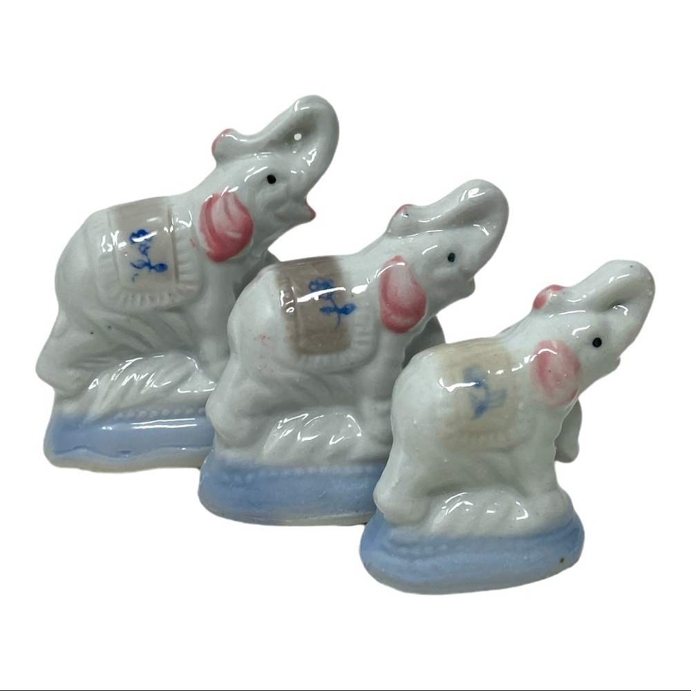 Beautiful Vintage Set of 3 Family Elephants Hand Crafted Hand Painted